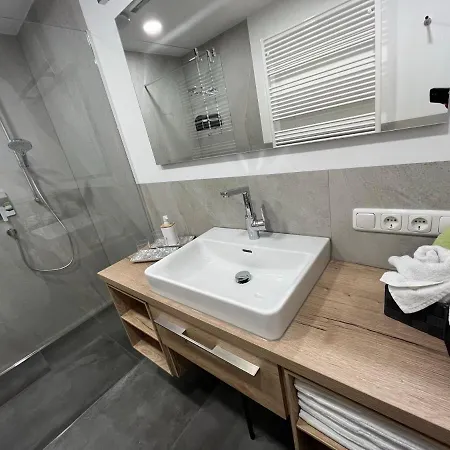 Schmiedhofer المو