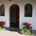 Schmiedhofer Apartman *